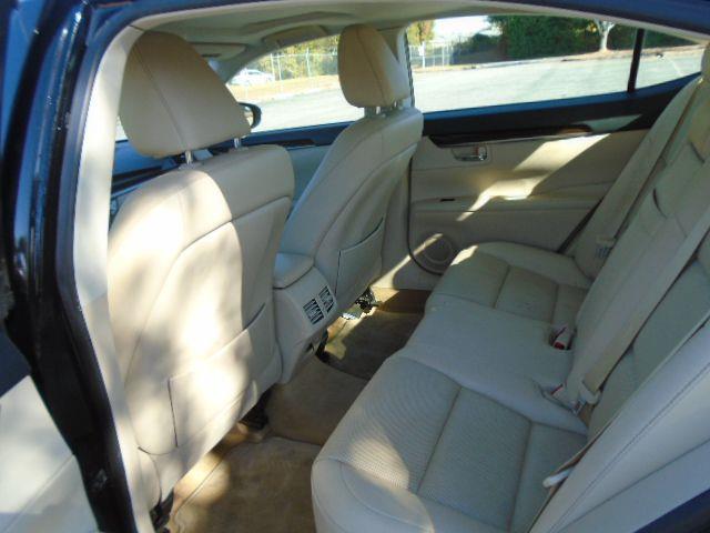 Lexus ES 350 Sedan 2014