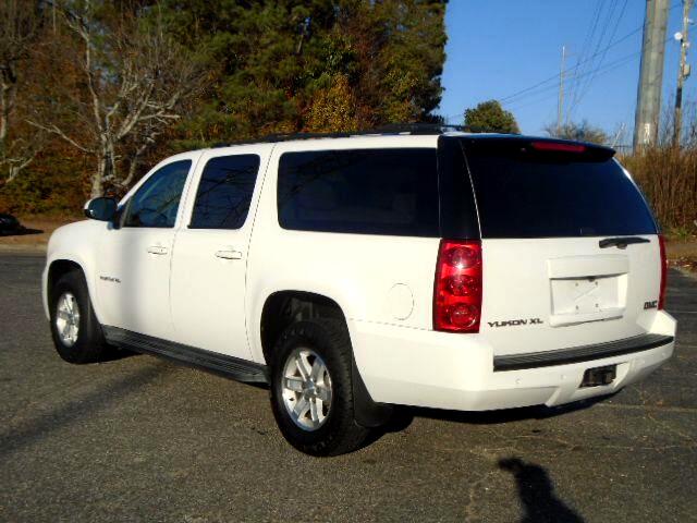 GMC Yukon XL SLE 1/2 Ton 2WD 2014