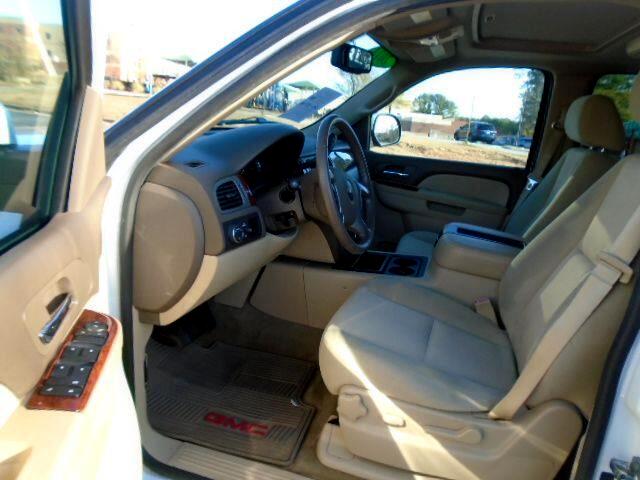 GMC Yukon XL SLE 1/2 Ton 2WD 2014
