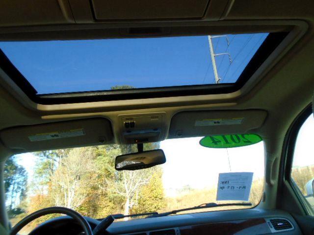 GMC Yukon XL SLE 1/2 Ton 2WD 2014