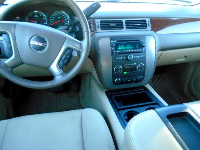 GMC Yukon XL SLE 1/2 Ton 2WD 2014