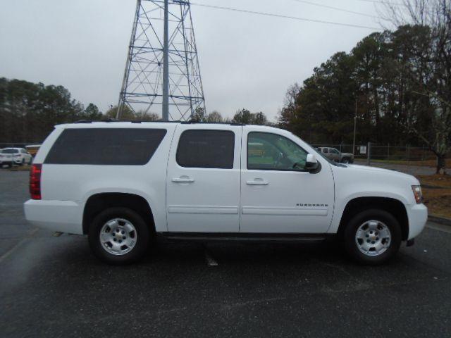 Chevrolet Suburban LS 1500 2WD 2011