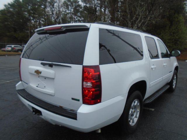 Chevrolet Suburban LS 1500 2WD 2011