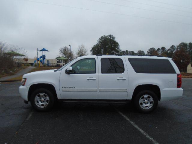 Chevrolet Suburban LS 1500 2WD 2011
