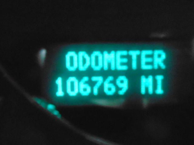 Chevrolet Suburban LS 1500 2WD 2011