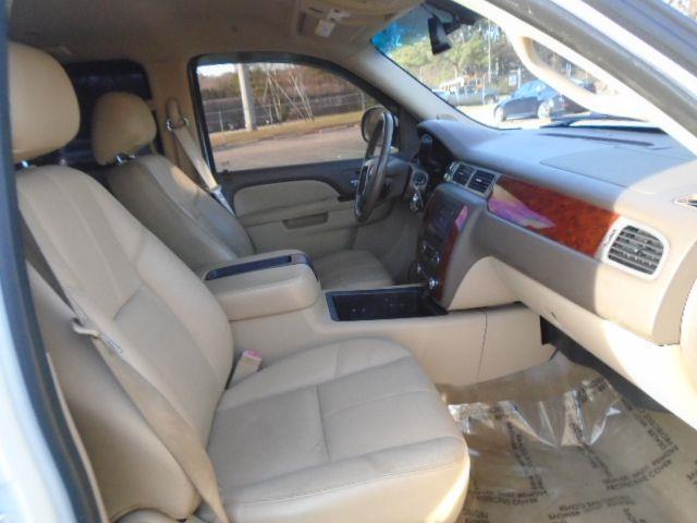Chevrolet Tahoe LT 2WD 2011