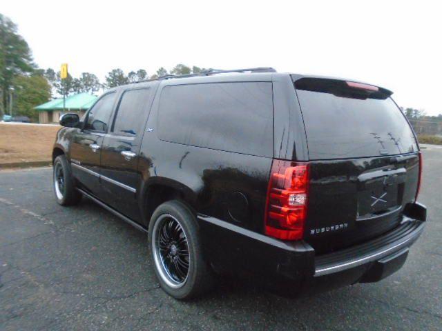 Chevrolet Suburban LTZ 1500 4WD 2012