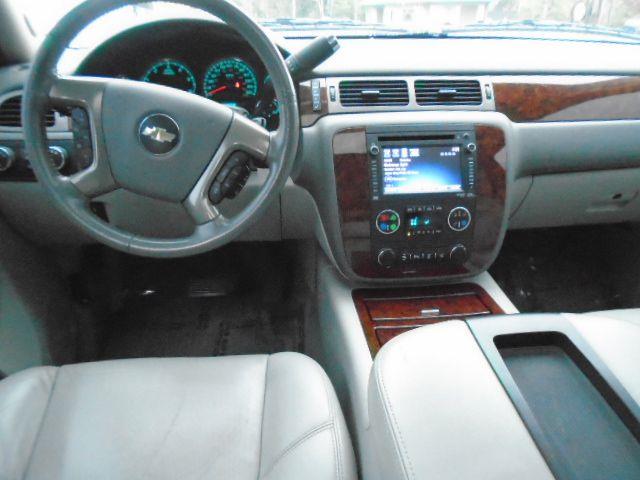 Chevrolet Suburban LTZ 1500 4WD 2012