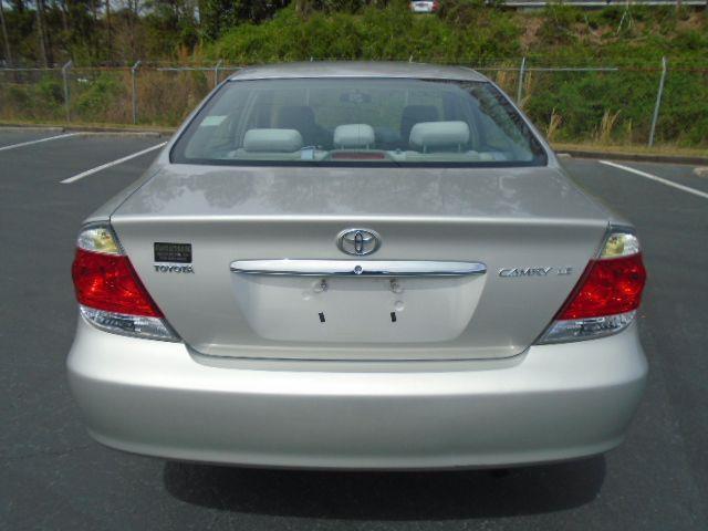 Toyota Camry LE 2005