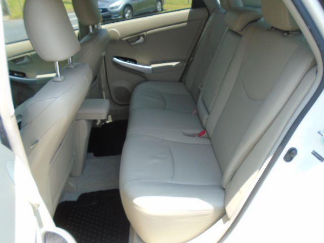 Toyota Prius Prius V 2010