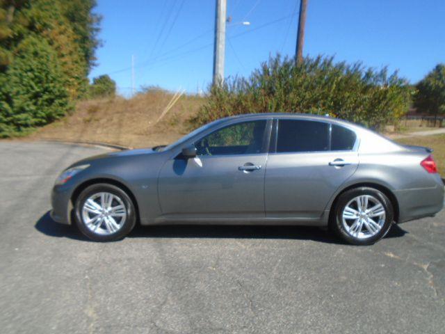 Infiniti Q40 AWD 2015