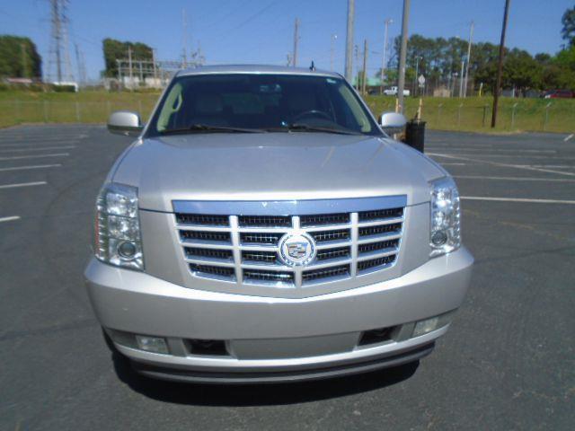 Cadillac Escalade 2WD Luxury 2011