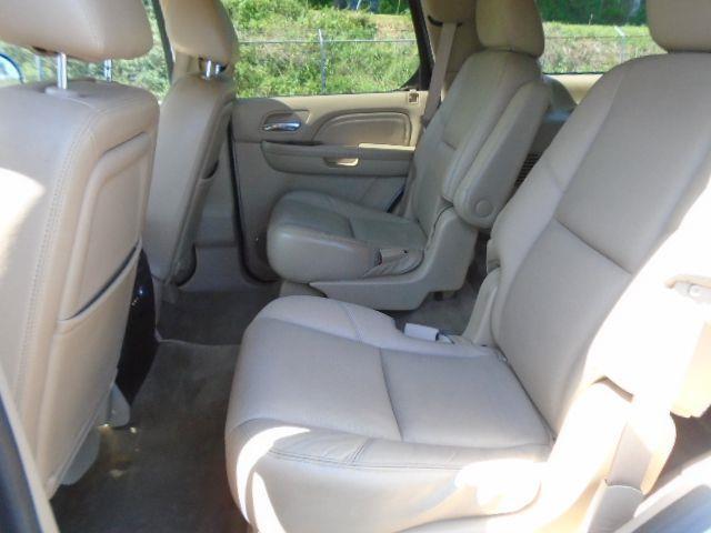 Cadillac Escalade 2WD Luxury 2011