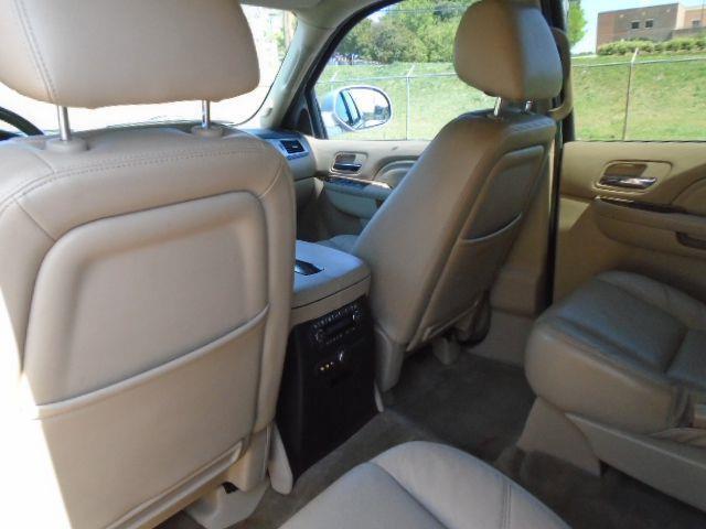 Cadillac Escalade 2WD Luxury 2011