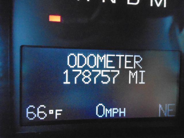 Cadillac Escalade 2WD Luxury 2011