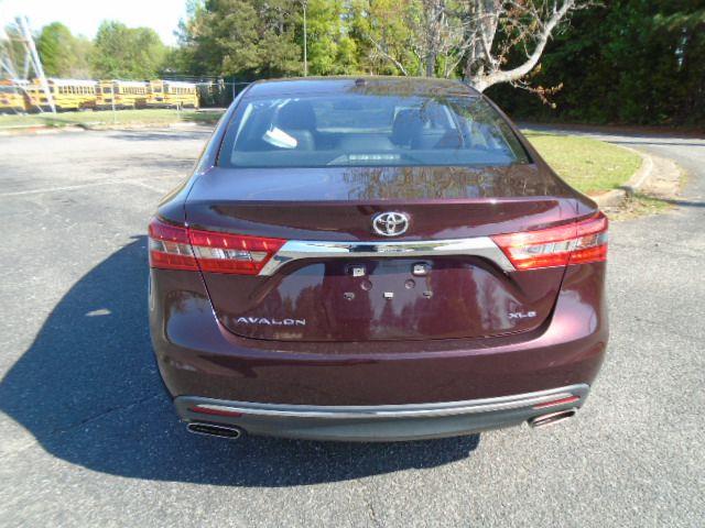 Toyota Avalon XLE 2018