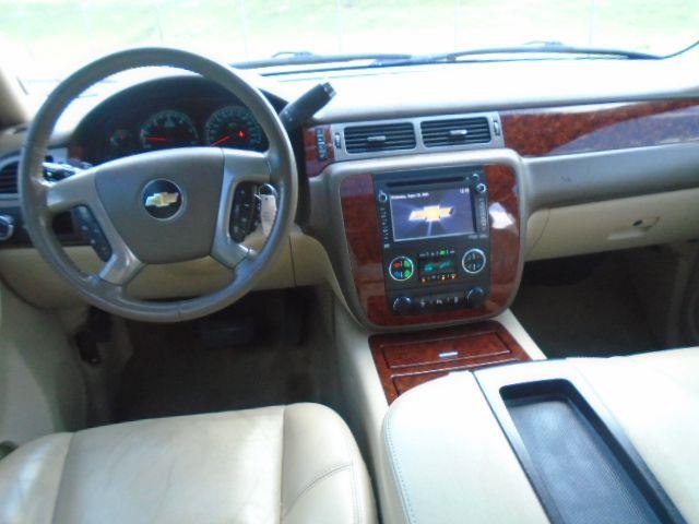 Chevrolet Suburban LTZ 1500 2WD 2012