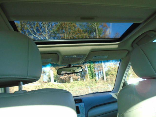 Toyota Camry Hybrid Sedan 2007