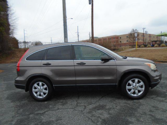 Honda CR-V SE 2WD 5-Speed AT 2011