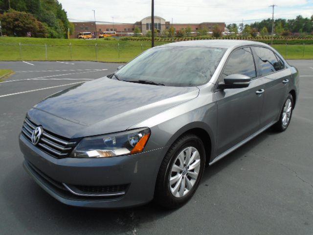 Volkswagen Passat 2.5L S 2013
