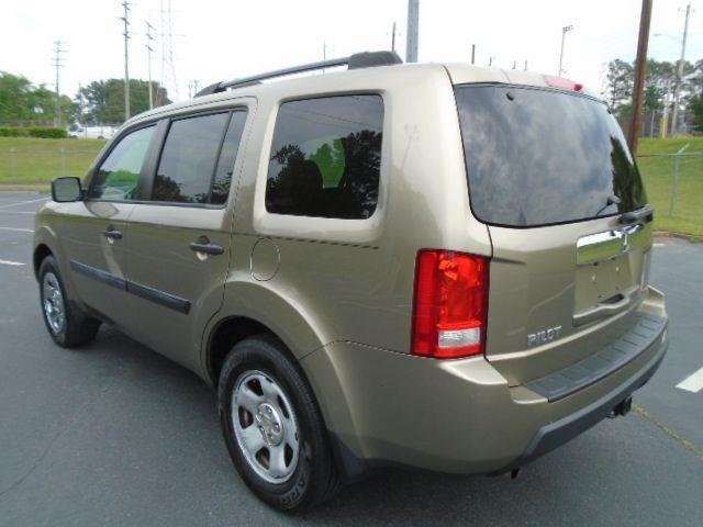 Honda Pilot LX 2WD 5-Spd AT 2011