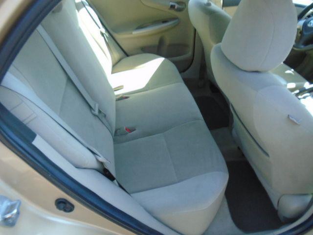 Toyota Corolla Base 5-Speed MT 2011