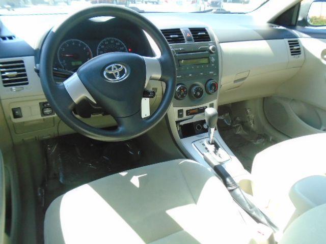 Toyota Corolla Base 5-Speed MT 2011