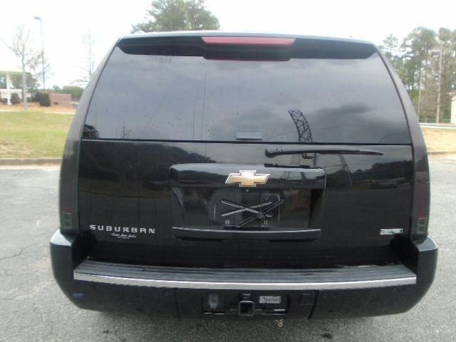 Chevrolet Suburban LTZ 1500 4WD 2010