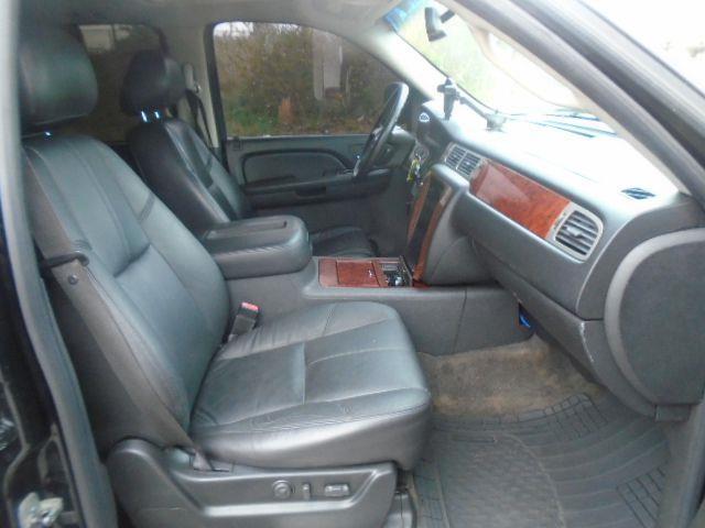 Chevrolet Suburban LTZ 1500 4WD 2010