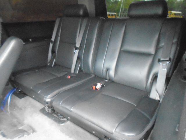 Chevrolet Suburban LTZ 1500 4WD 2010