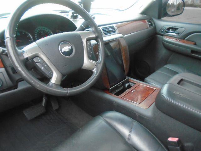 Chevrolet Suburban LTZ 1500 4WD 2010