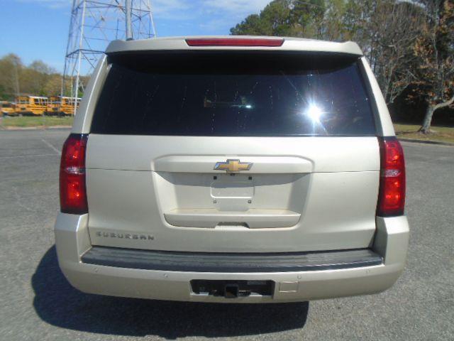Chevrolet Suburban LT 4WD 2016