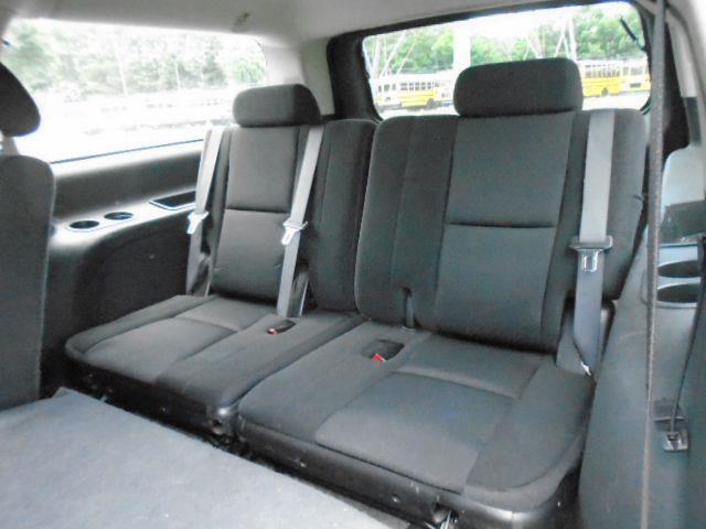 Chevrolet Suburban LS 1500 2WD 2010