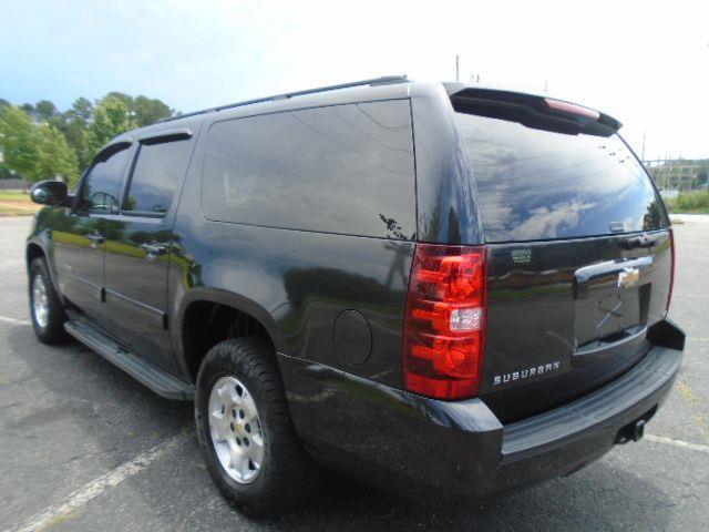Chevrolet Suburban LS 1500 2WD 2010