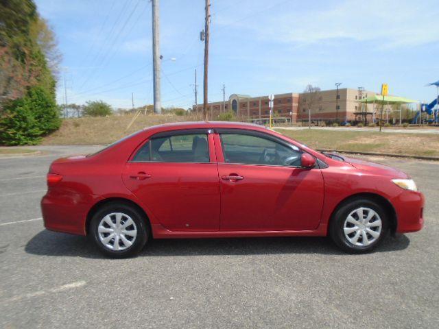 Toyota Corolla S 5-Speed MT 2013