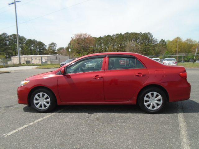 Toyota Corolla S 5-Speed MT 2013