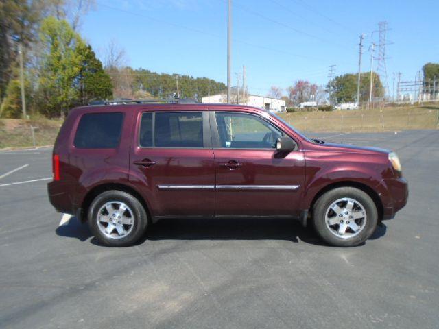 Honda Pilot Touring 2WD 5-Spd AT with DVD 2011