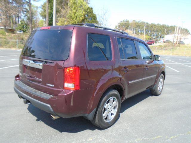 Honda Pilot Touring 2WD 5-Spd AT with DVD 2011