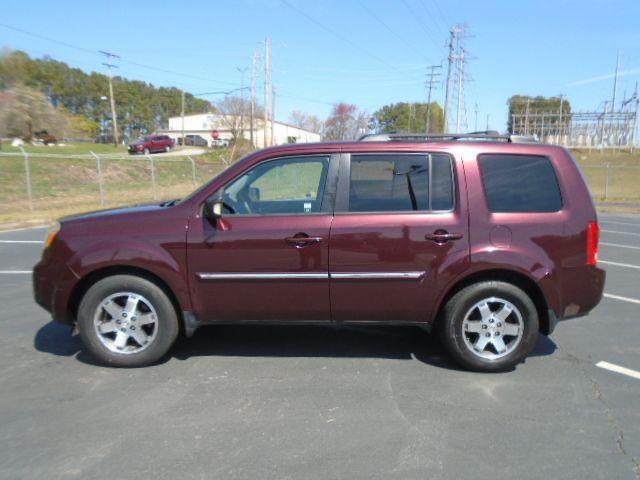 Honda Pilot Touring 2WD 5-Spd AT with DVD 2011