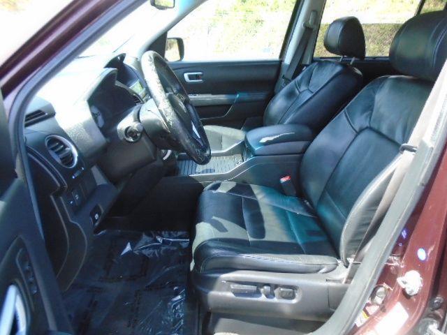 Honda Pilot Touring 2WD 5-Spd AT with DVD 2011