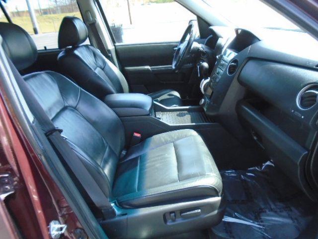 Honda Pilot Touring 2WD 5-Spd AT with DVD 2011