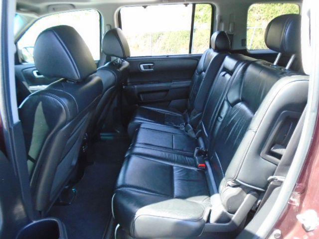 Honda Pilot Touring 2WD 5-Spd AT with DVD 2011