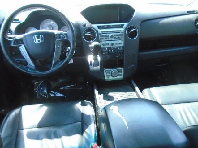 Honda Pilot Touring 2WD 5-Spd AT with DVD 2011