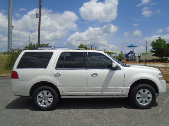 Lincoln Navigator 2WD 2011