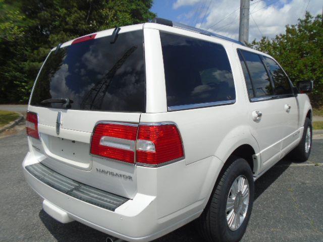 Lincoln Navigator 2WD 2011