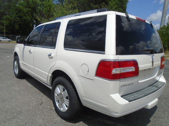 Lincoln Navigator 2WD 2011