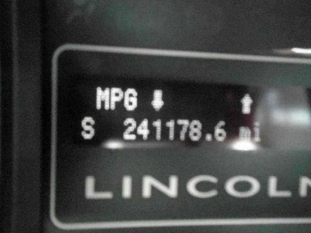 Lincoln Navigator 2WD 2011