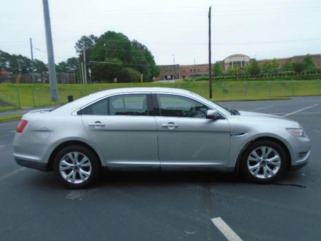 Ford Taurus SEL FWD 2011