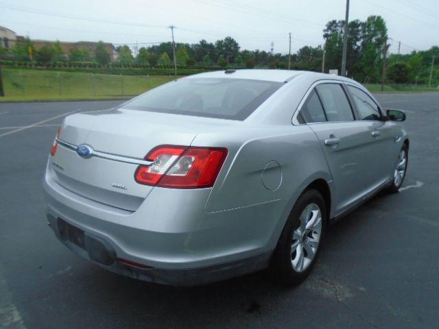 Ford Taurus SEL FWD 2011