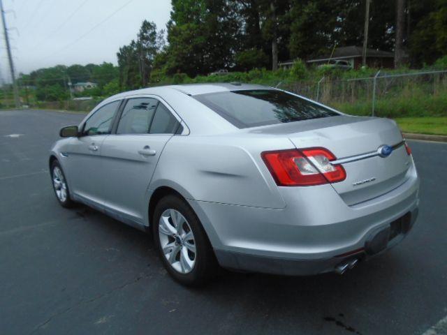 Ford Taurus SEL FWD 2011